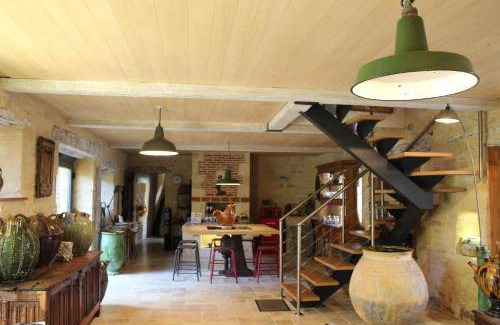 Saint-Leon-sur-Vezere House | 240 m² House ∙ 5 bedrooms ∙ 12 guests