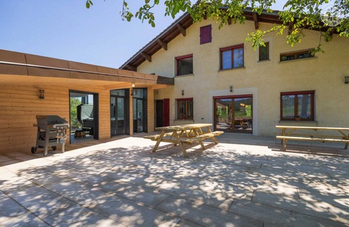Traize House | 250 m² Gîte ∙ 6 bedrooms ∙ 15 guests