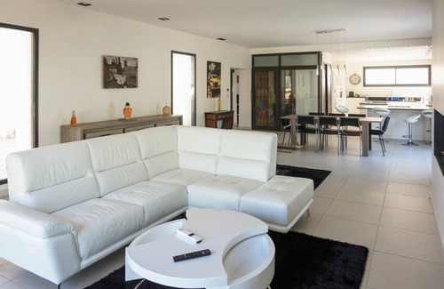 Beziers House | 264 m² House ∙ 5 bedrooms ∙ 10 guests