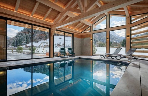 Thones Ski Chalet | 275 m² Chalet ∙ 5 bedrooms ∙ 12 guests