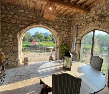 Eygalieres Bed & Breakfast | 30 m² Bed and breakfast ∙ 2 guests