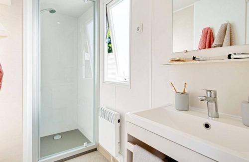 Saint-Palais-sur-Mer House | 31 m² Mobile home ∙ 2 bedrooms ∙ 5 guests