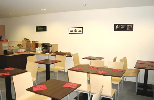 Saint-Serge Apartment | 35 m² Serviced apartment ∙ 127 guests
