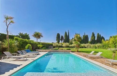 Eygalieres House | 350 m² House ∙ 8 bedrooms ∙ 19 guests