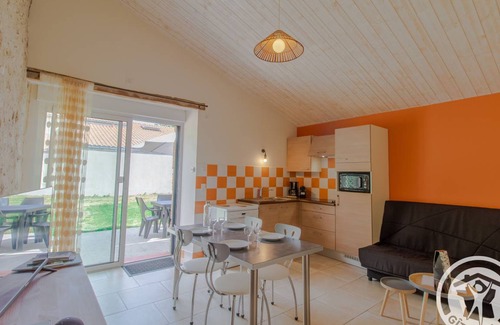 Saint-Christophe-du-Bois Cottage | 37 m² Cabin ∙ 1 bedroom ∙ 4 guests