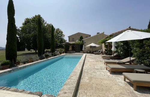 Eyragues House | 400 m² House ∙ 4 bedrooms ∙ 8 guests