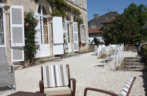 Fontenay-le-Comte Bed & Breakfast | 440 m² Bed and breakfast ∙ 5 bedrooms ∙ 18 guests