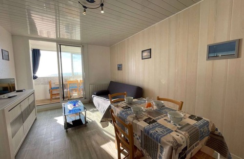 France Apartment | 47 m² Apartment ∙ 2 bedrooms ∙ 6 guests