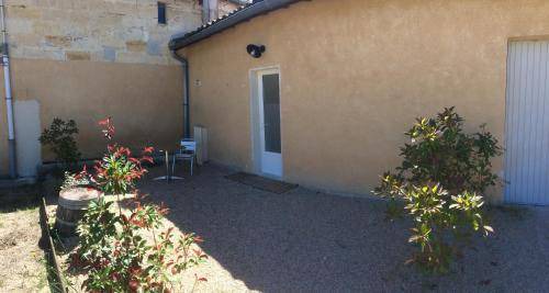 Savignac-de-l'Isle House | 65 m² House ∙ 1 bedroom ∙ 2 guests