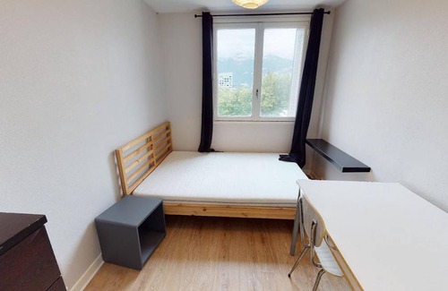 Grenoble City Centre Resort | 70 m² Private room ∙ 1 bedroom ∙ 1 guest