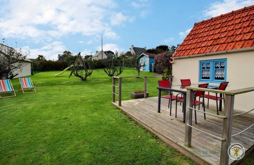Plougrescant House | 70 m² Gîte ∙ 3 bedrooms ∙ 4 guests