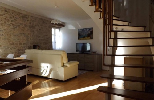 Martel House | 70 m² Gîte ∙ 3 bedrooms ∙ 5 guests