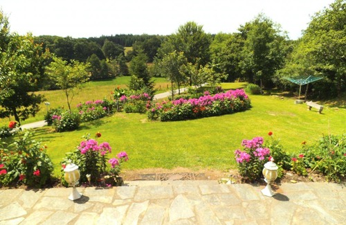 Sarroux-Saint-Julien House | 75 m² Gîte ∙ 3 bedrooms ∙ 6 guests
