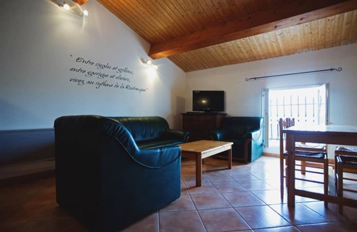 Roubia House | 90 m² Gîte ∙ 3 bedrooms ∙ 6 guests