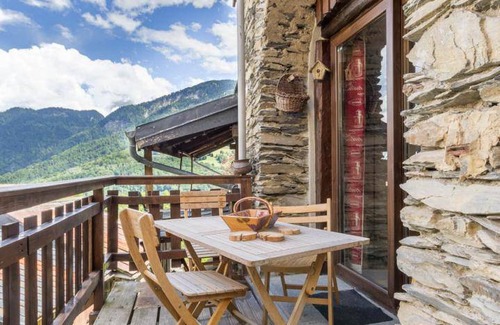 Doucy-Combelouviere House | 92 m² Gîte ∙ 4 bedrooms ∙ 10 guests