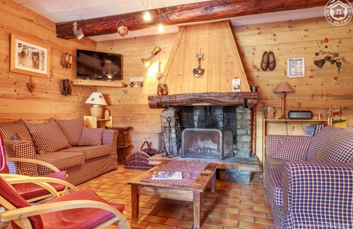 Doucy-Combelouviere House | 92 m² Gîte ∙ 4 bedrooms ∙ 10 guests
