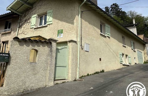 Montmerle-sur-Saone House | 97 m² Gîte ∙ 3 bedrooms ∙ 6 guests