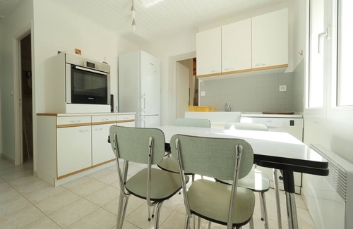 Bretignolles-sur-Mer Ski Chalet | A house for 10 with garden near the sea