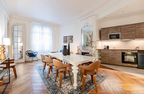 Faubourg-du-Roule Apartment | Amazing Apartment 4Bedrooms Champs Elysées