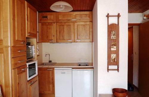 Meribel Apartment | Apartment for 4 with balcony, near slopes and shops in Méribel