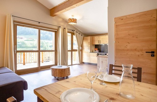 Les Boisses Apartment | Apartment in Tignes with Slope Access & Spa