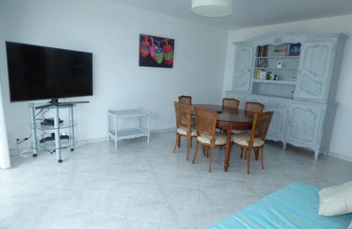 Saint-Gilles-Croix-de-Vie Apartment | Appartement Saint-Gilles-Croix-de-Vie, 3 pièces, 6 personnes - FR-1-428-78
