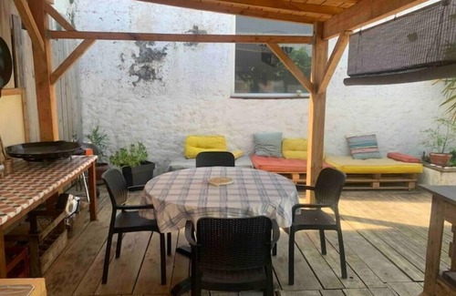 Saintes Apartment | Appartement Centre Ville Avec Piscine et Jacuzzi