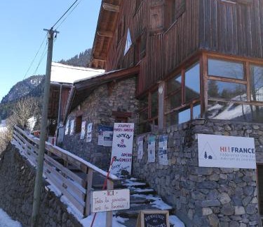 La Clusaz Hostel | Auberge de Jeunesse HI La Clusaz