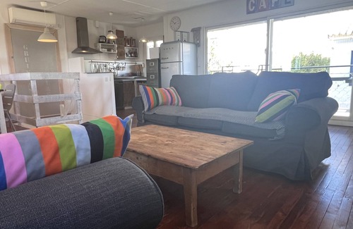 Gruissan Plage Ski Chalet | Authentic and cosy chalet in Gruissan Plage with the Mediterranean 300 m away