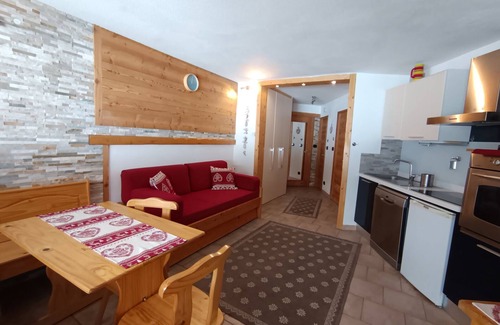 Montgenevre Apartment | Beautiful apartment for 6, ski-in/ski-out, pets allowed, private terrace, Montgenèvre