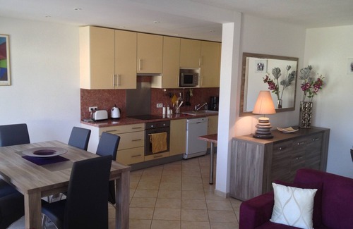 Le Lavandou Apartment | Beautiful comfortable apartment 300m from the beach AU LAVANDOU