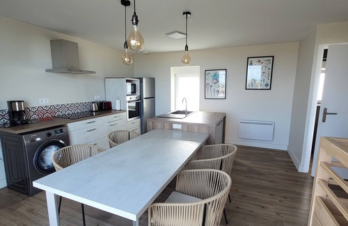 Plouescat House | Beautiful escape facing the sea - beach access in front of the house