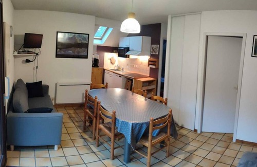 Cauterets Apartment | Beautiful T3 in chalet for 6 people, 2 bedrooms, all comfort, private parking.