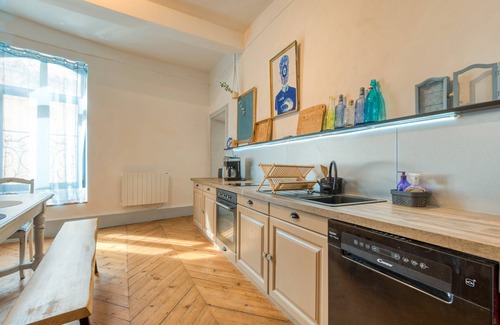 Saint-Andre-de-Sangonis Bed & Breakfast | Bed and Breakfast 'Chambre' with Shared Pool, Shared Garden and Wi-Fi