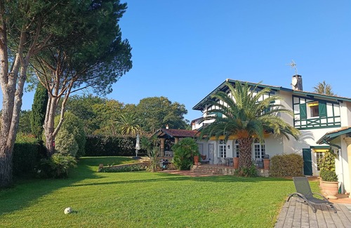 Bassussarry Villa | Biarritz-bassussarry :large Villa on Golf Course,8 to 10 People,10min to Beach
