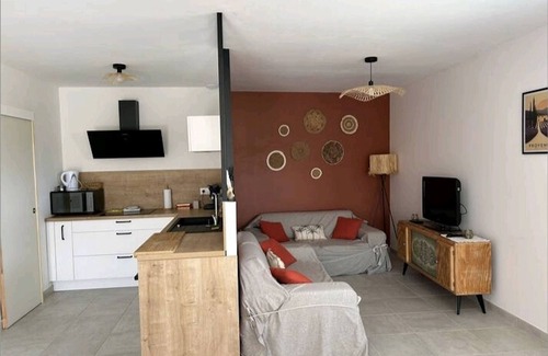 Puymeras Villa | Bijou Blanc - Enjoy your private pool