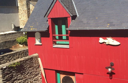 Cancale Cottage | Cancale: fisherman's house on the port of Houle in Cancale