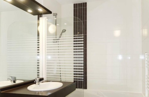 Sables-d'Or-les-Pins Apartment | Cap Green 24 by Interhome
