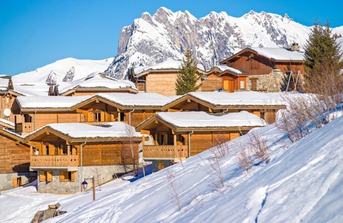 Valmeinier Ski Chalet | Chalet, ski-in/ski-out & foot of the slopes, fitness, swimming pool, balcony, tv, 64m², Valmeinier