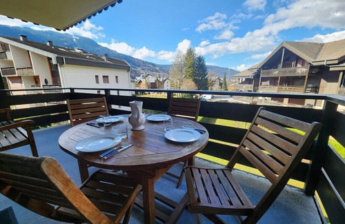 Samoens Apartment | Charming 2BR Apartment with Balcony, WiFi & Garage in Central Samoëns, Sleeps 4