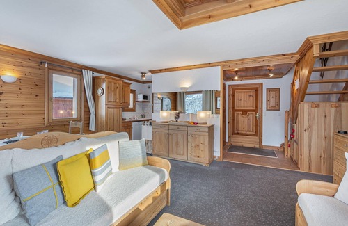 Meribel Centre Apartment | Charming 3-bedroom apt near Méribel center