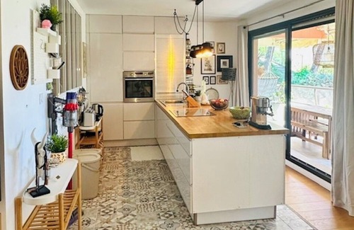 Fabron Apartment | Charming 4-5 rooms in a quiet location-seaviews-Pool-5 min from beaches-Tramway access
