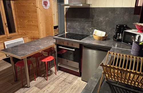 Villaroger Apartment | Cosy apartment, Le Loissel, Villaroger 4kms from the chairlift to Les Arcs
