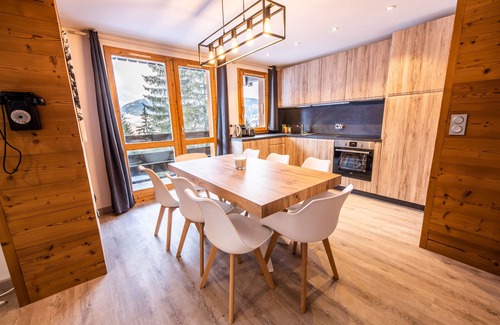 Courchevel Apartment | Courchevel village: cosy T4 apartment - ski in/ski out access
