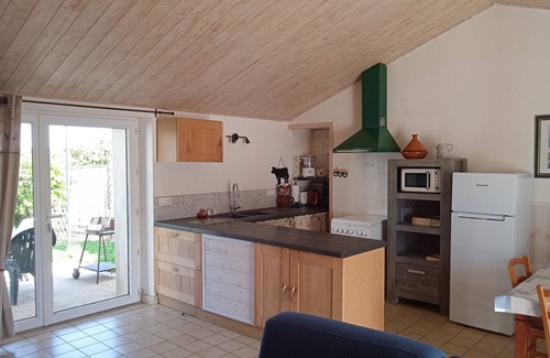 Vaire Cottage | Cozy Farmhouse with Private Pond, Terrace, and Ultralight Airstrip Nearby