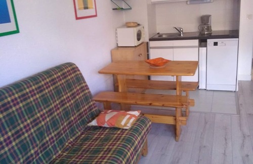 Orcieres-Merlette Apartment | Cozy Studio for 4, Ski-In/Ski-Out, Renovated, West-Facing Balcony, Ski Locker, Heart of Orcières