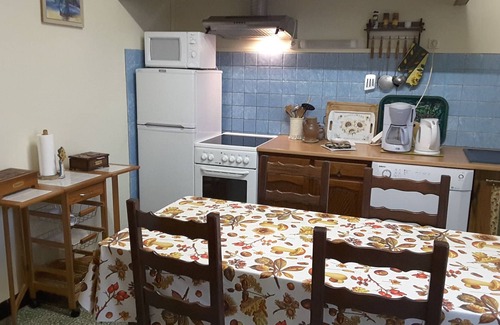 Courcy-aux-Loges Cottage | Gite Courcy-aux-Loges, 2 bedrooms, 5 persons
