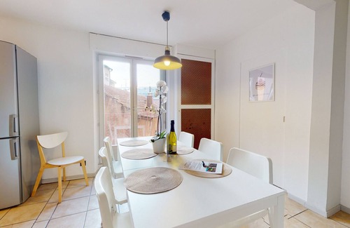 Colmar Centre Ville Apartment | gite des bains 94m2 1 free parking 2br 2bth