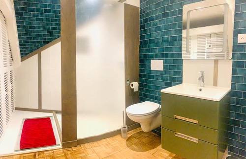 Nord - Gare Apartment | GRAND APPARTEMENT CHARME ANCIEN ET CONFORT