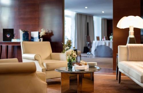 Faubourg-du-Roule Hotel | Hôtel Le Royal Monceau Raffles Paris